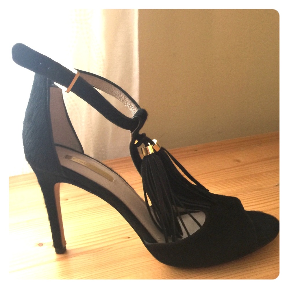 Calf hair sandal. Black.